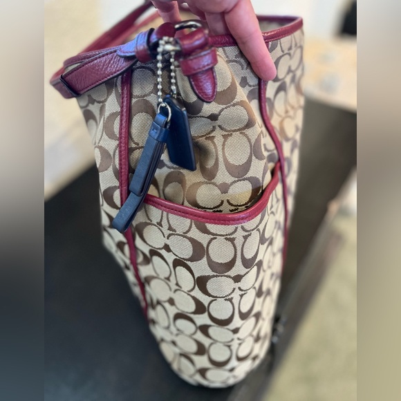 Authentic COACH Park Signature Hobo Red/Khaki/ Crimson Shoulder Bag - Picture 3 of 7